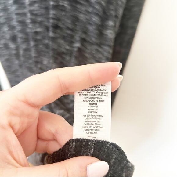 Free People We The Free Gray Split Back Stonecold Ribbed Turtleneck Tunic Top XS - Picture 8 of 8